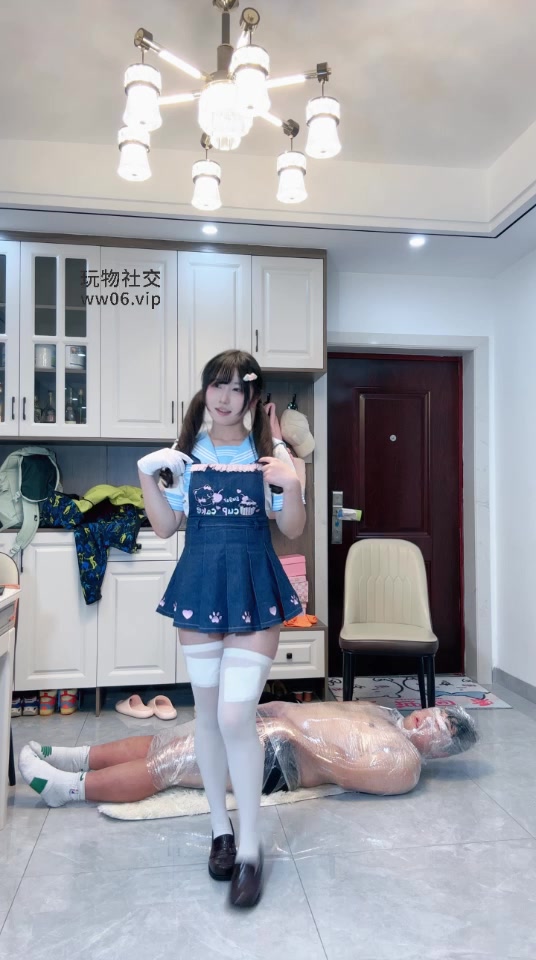 葱宝S 调教男m 萝莉 保鲜膜裹 踩脸 坐脸