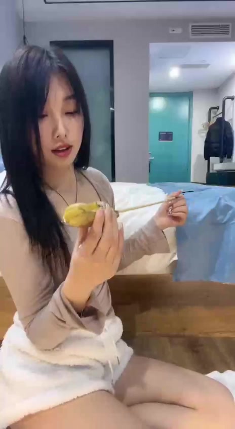 小x大王 裸足 香蕉眼 倒计时 手势 第一视角