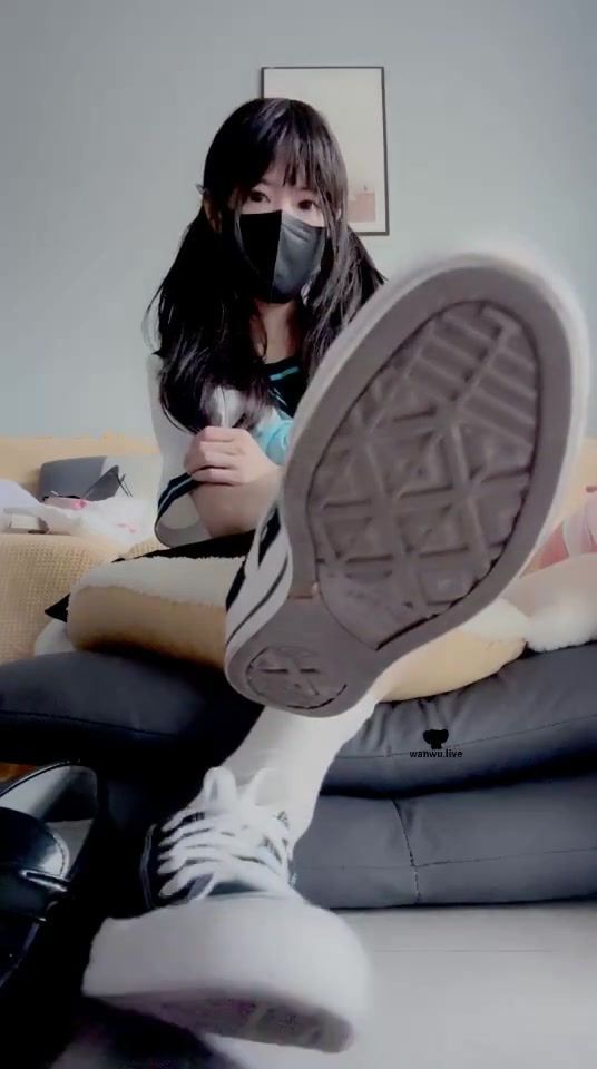 奶味小仙女 踩香蕉 第一视角 调教