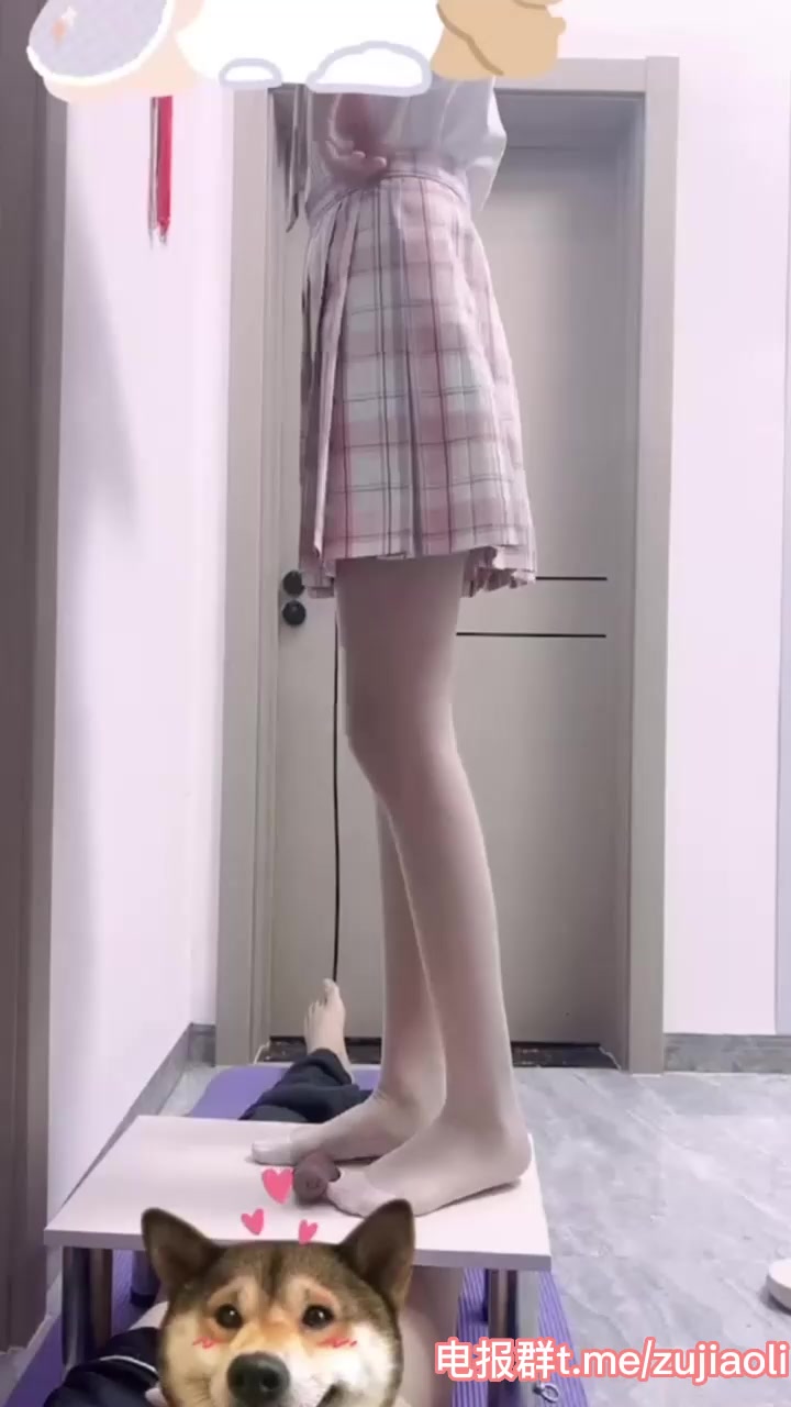 安琪s anqidoms 隔板踩踏 踩鸡 虐杨 见血 重口 暴力 (3)