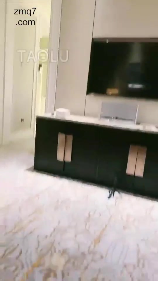 维妮s 调教男m 骑马坐脸踩踏夹头 羞辱 足交 (9)