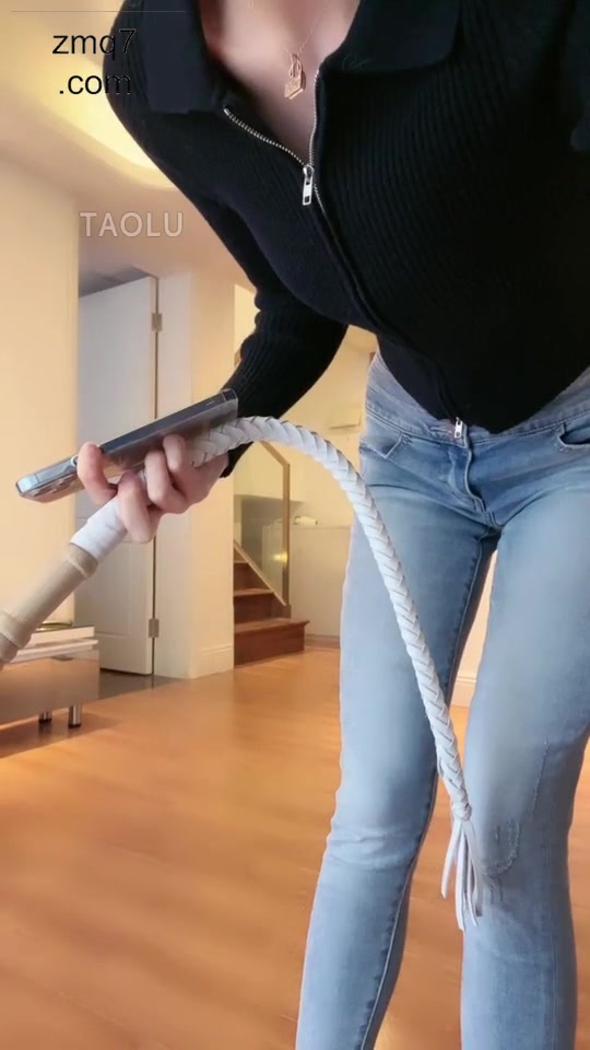 暴力美学 骑肩鞋耳光黑丝脚耳光库里丝腾空跳踩