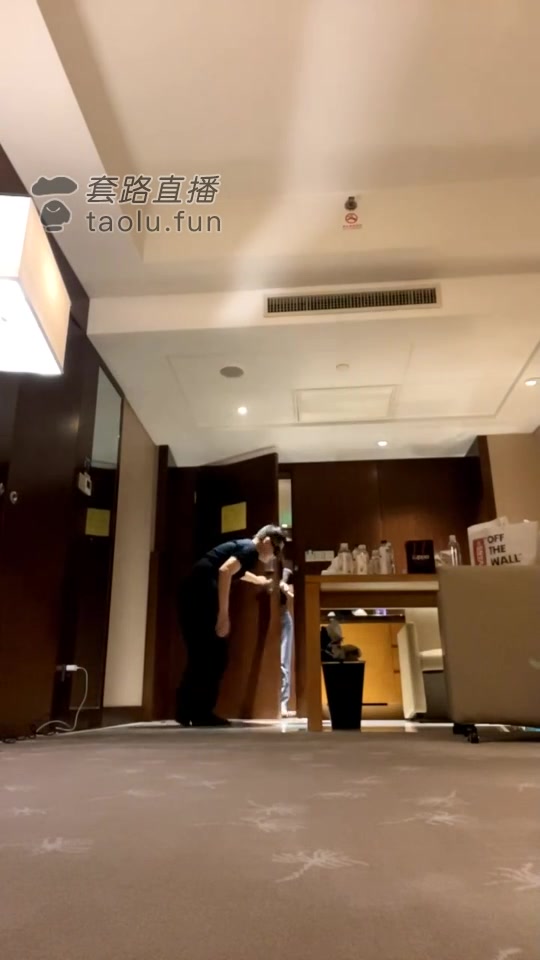 阿月S 套路直播 调教男m 踩踏舔脚 (65)