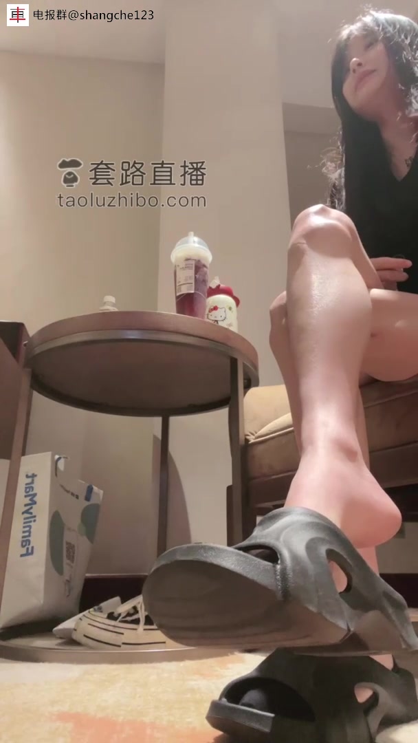 阿月S 套路直播 调教男m 踩踏舔脚 (68)