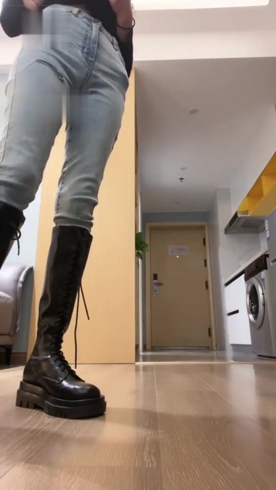 阿月S 套路直播 调教男m 踩踏舔脚 (71)