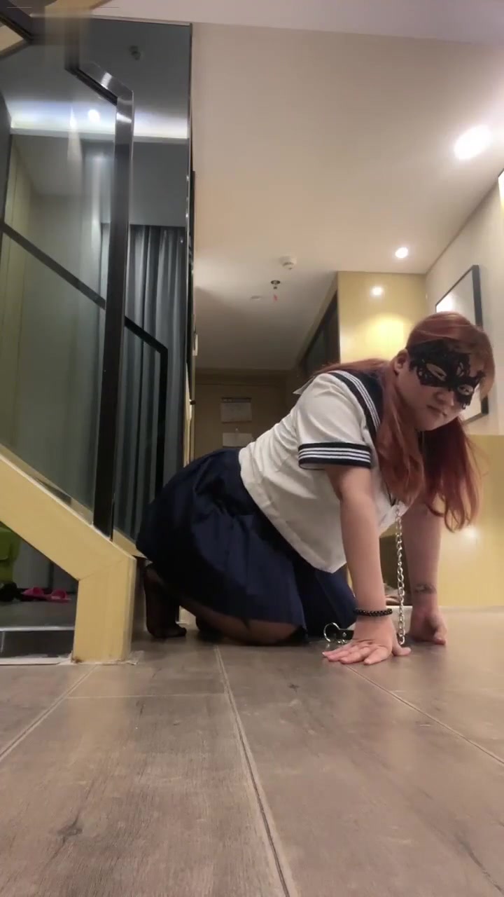 阿月S 套路直播 调教男m 踩踏舔脚 (88)