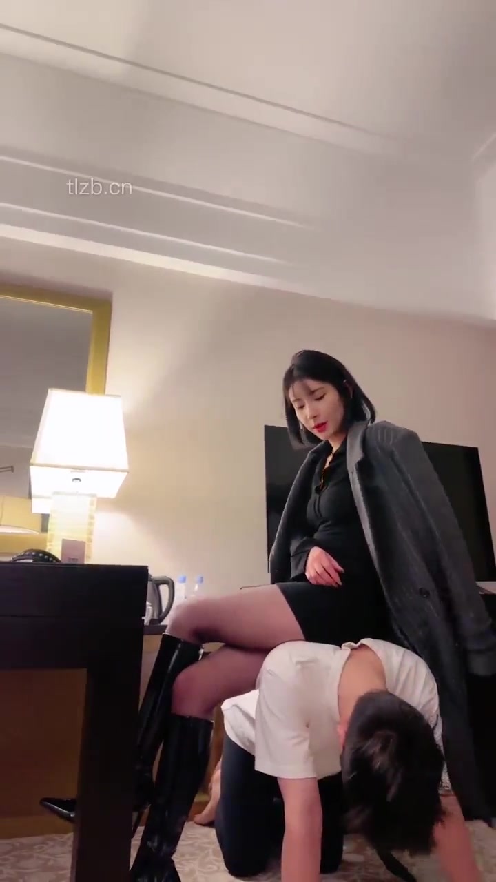 简一S 套路直播 长腿美女调教男m集 (2)
