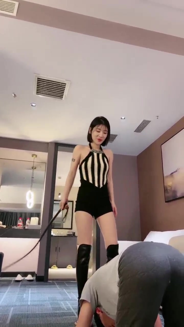 简一S 套路直播 长腿美女调教男m集 (4)