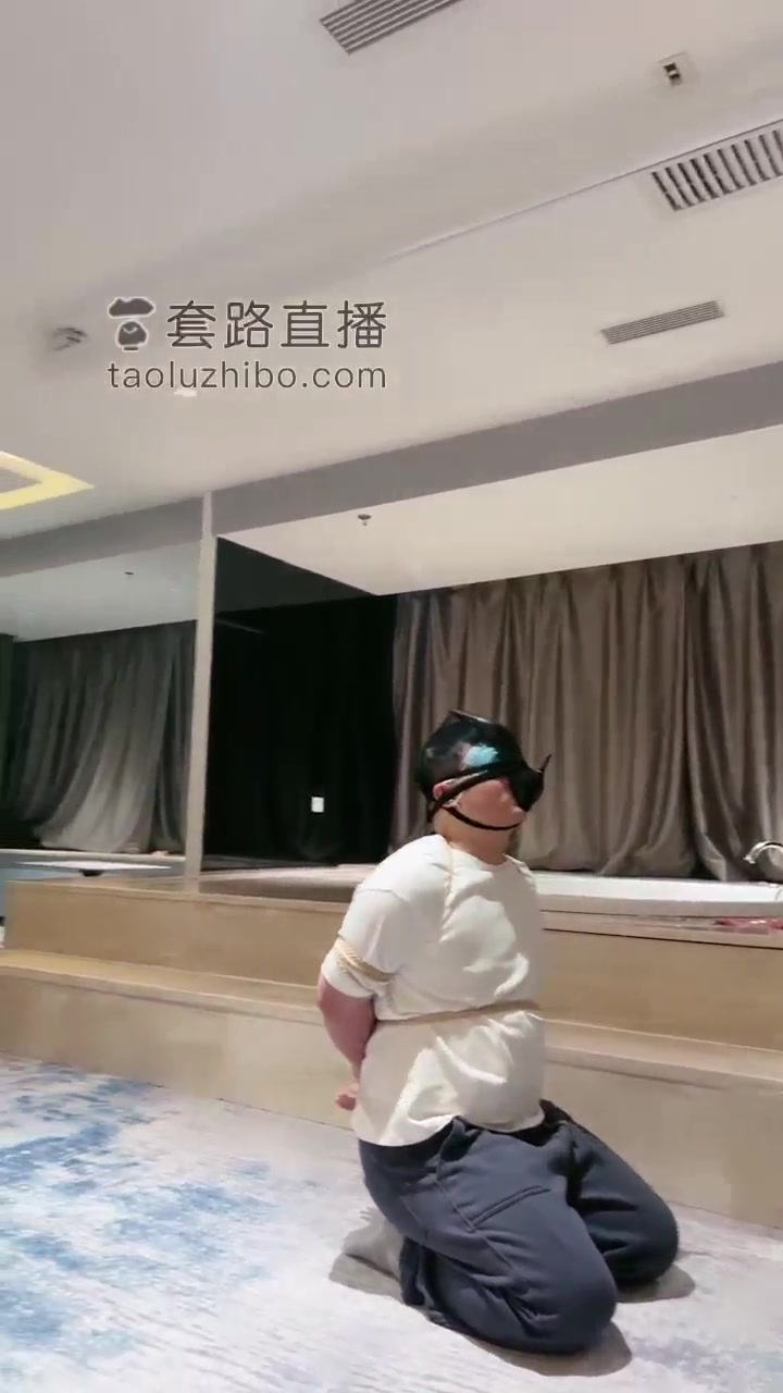 简一S 套路直播 长腿美女调教男m集 (5)
