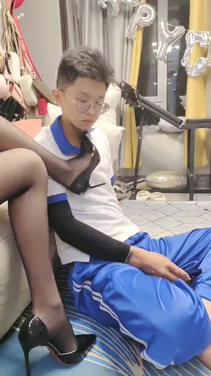 简一S 套路直播 长腿美女调教男m集 (35)