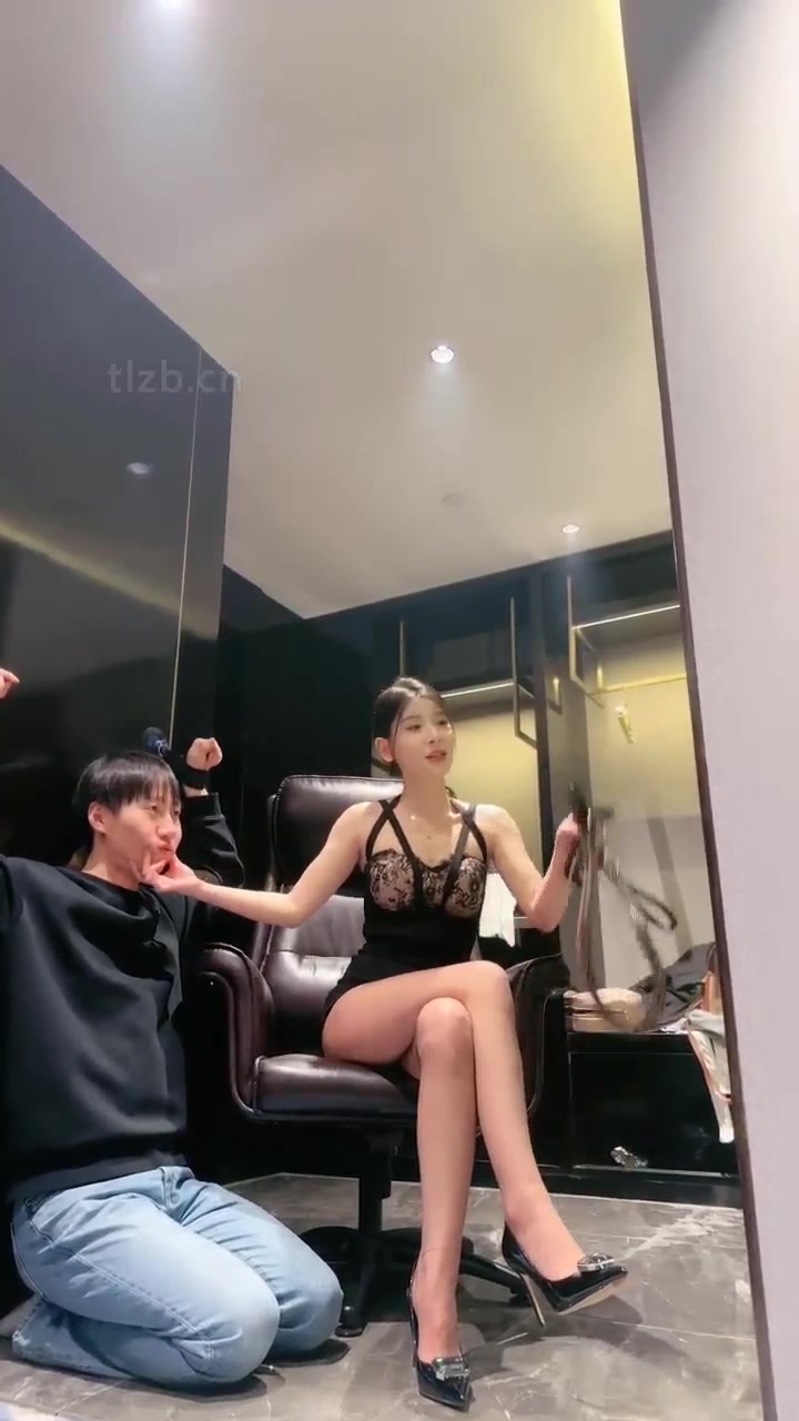 简一S 套路直播 长腿美女调教男m集 (16)