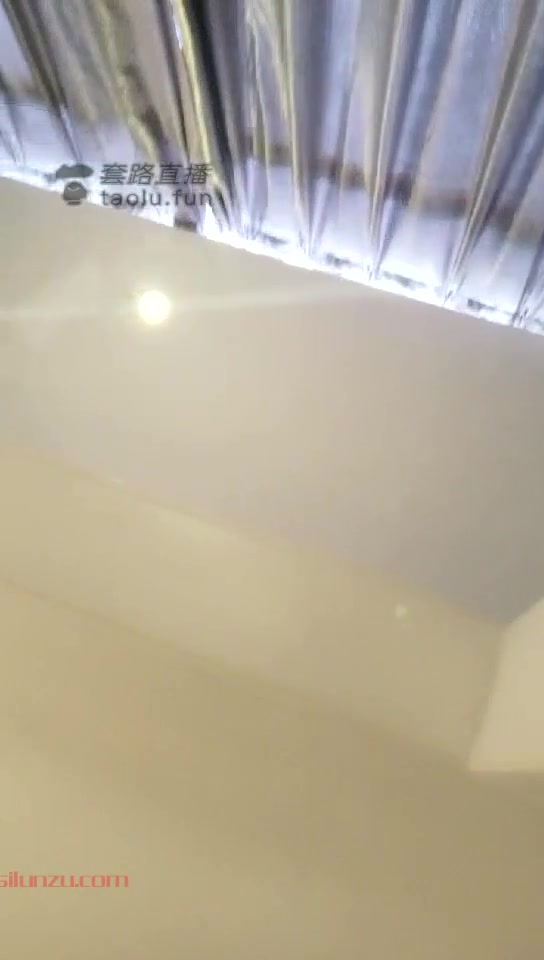 22_【哈宝S】母狗头上高贵的脚，被踩还要舔