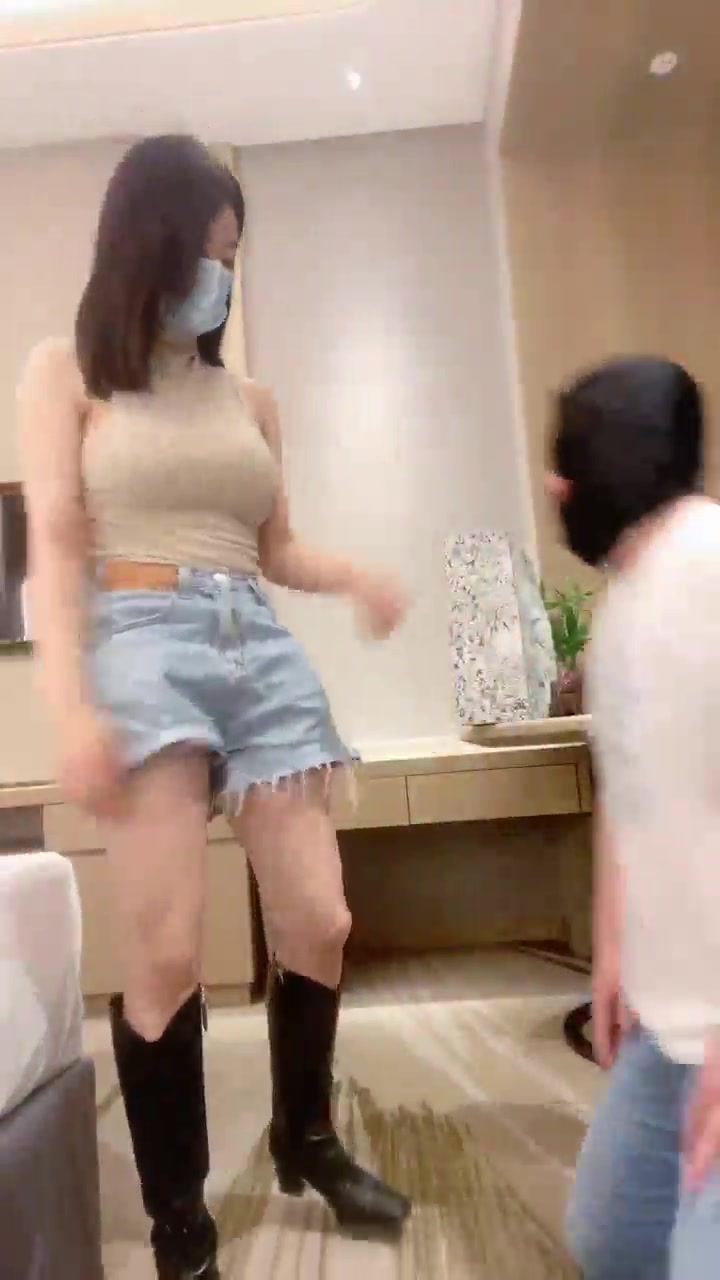 不知名美女S 套路直播 调教男m (20)